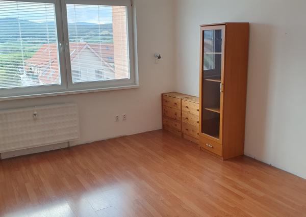 Areté real- prenájom 3-izbový priestranný byt na Severe.