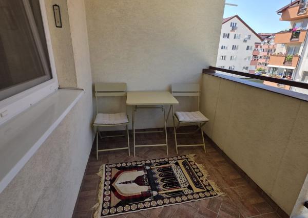 Areté real - Rezervovane! Prenájom veľmi pekného, priestranného 3-izbového bytu s 2 loggiami a garážou, Pezinok, ul. Dona Sandtnera