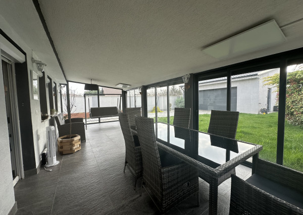 ARETÉ REAL - PREDAJ NOVOSTAVBY PRIESTRANNÉHO RODINNÉHO DOMU S DVOJGARÁŽOU, KAPLNA