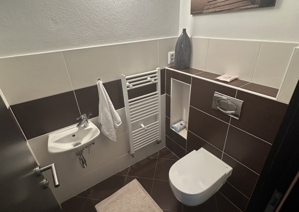 ARETÉ REAL - PREDAJ NOVOSTAVBY PRIESTRANNÉHO RODINNÉHO DOMU S DVOJGARÁŽOU, KAPLNA