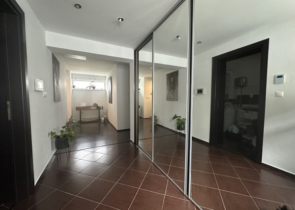 ARETÉ REAL - PREDAJ NOVOSTAVBY PRIESTRANNÉHO RODINNÉHO DOMU S DVOJGARÁŽOU, KAPLNA