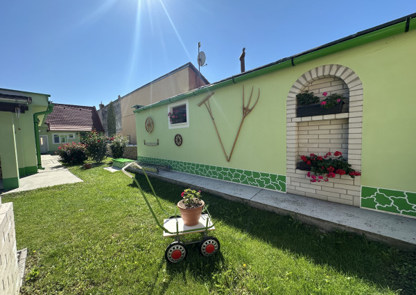 ARETÉ REAL – KÚSOK ROMANTICKÉHO VIDIEKA V CENTRE MESTA, PEZINOK, KALINČIAKOVA