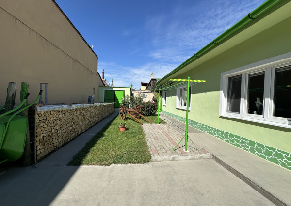 ARETÉ REAL – KÚSOK ROMANTICKÉHO VIDIEKA V CENTRE MESTA, PEZINOK, KALINČIAKOVA