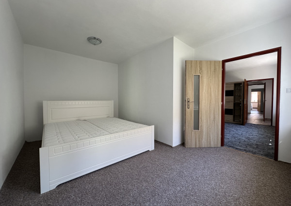 ARETÉ REAL – KÚSOK ROMANTICKÉHO VIDIEKA V CENTRE MESTA, PEZINOK, KALINČIAKOVA