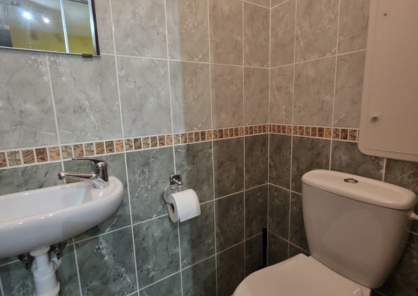 Areté real - Rezervovane,  Prenájom veľmi pekného, priestranného 3-izbového bytu s loggiou a 2 francúzskymi balkónmi, ul. dona Sandtnera, Pezinok