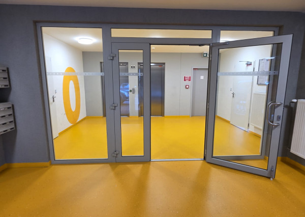 Areté real - Prenájom veľmi pekného 3-izbového bytu s možnosťou prenájmu vyhradeného parkovacieho miesta, Ovocné sady, Bratislava II