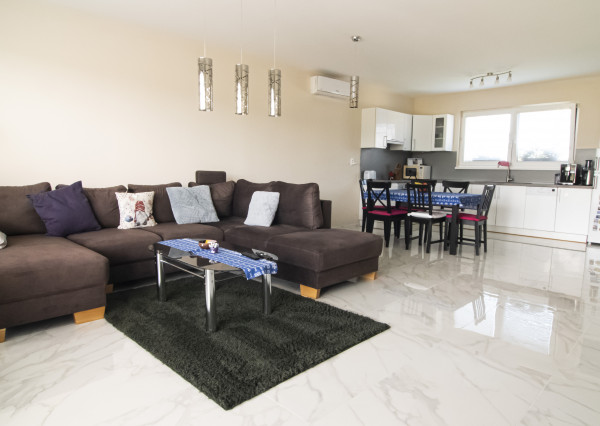 Areté real- Predaj priestranného bungalovu v Sloven. Grobe