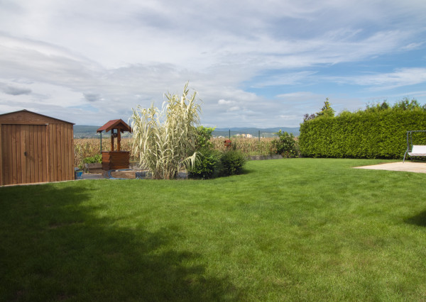 Areté real- Predaj priestranného bungalovu v Sloven. Grobe