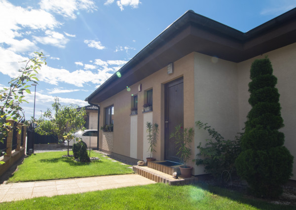 Areté real- Predaj priestranného bungalovu v Sloven. Grobe