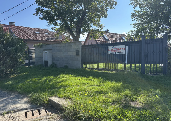 ARETÉ REAL - PREDAJ 1456 m2 STAVEBNÉHO POZEMKU, STUPAVA, RÍMSKA