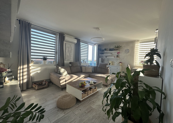 ARETÉ REAL - ZARIADENÝ 2-IZBOVÝ BYT S BALKÓNOM,  PARKOVACÍM MIESTOM, ENERGIAMI AJ INTERNETOM, SLOVENSKÝ GROB, RASTISLAVOVA