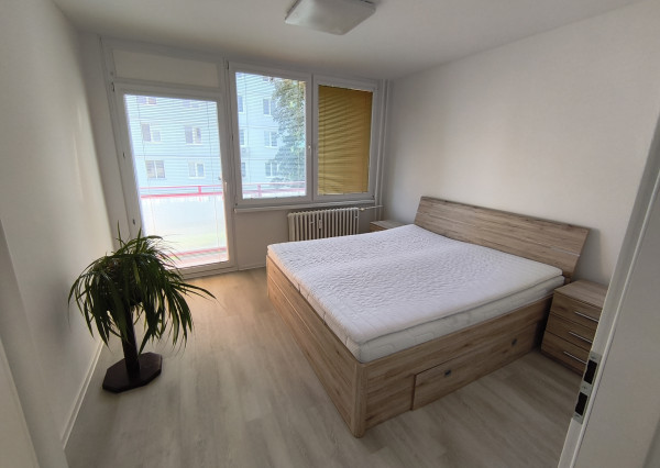 ARETÉ REAL - ZARIADENÝ 2-IZBOVÝ BYT S LODŽIOU AJ BALKÓNOM , ENERGIAMI A KTV, NITRA, VIKÁRSKA