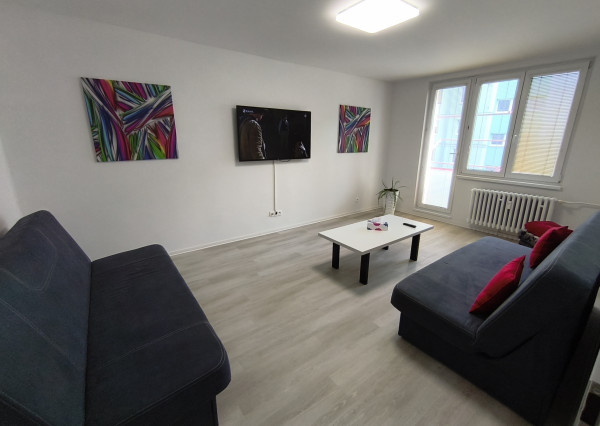 ARETÉ REAL - ZARIADENÝ 2-IZBOVÝ BYT S LODŽIOU AJ BALKÓNOM , ENERGIAMI A KTV, NITRA, VIKÁRSKA