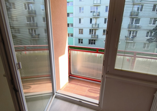 ARETÉ REAL - ZARIADENÝ 2-IZBOVÝ BYT S LODŽIOU AJ BALKÓNOM , ENERGIAMI A KTV, NITRA, VIKÁRSKA