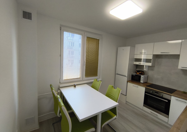 ARETÉ REAL - ZARIADENÝ 2-IZBOVÝ BYT S LODŽIOU AJ BALKÓNOM , ENERGIAMI A KTV, NITRA, VIKÁRSKA