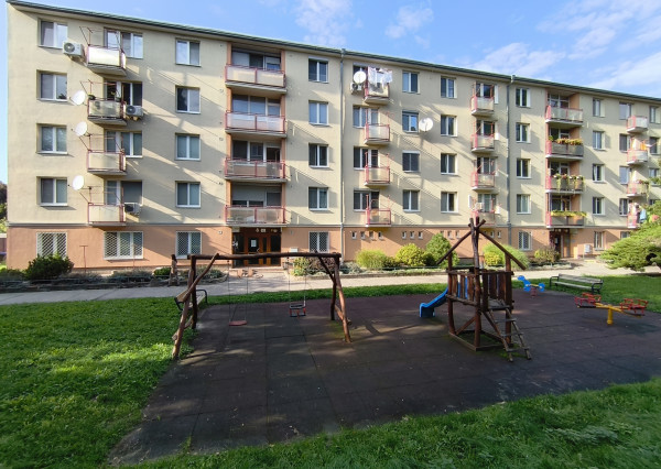 ARETÉ REAL - ZARIADENÝ 2-IZBOVÝ BYT S LODŽIOU AJ BALKÓNOM , ENERGIAMI A KTV, NITRA, VIKÁRSKA