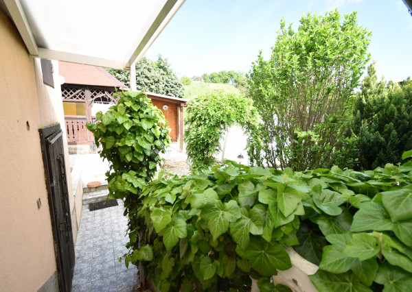 Areté real - predaj priestranného RD v Grinave