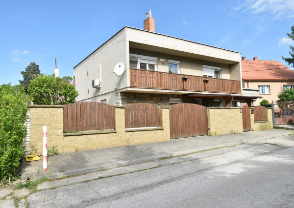 Areté real - predaj priestranného RD v Grinave