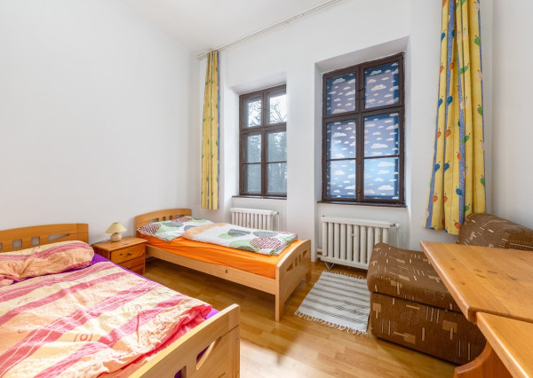 ARETÉ REAL – PREDAJ BUDOVY NA ŠPORTOVÉ A REKREAČNÉ ÚČELY S TROMA CHATKAMI, MODRA, HARMÓNIA