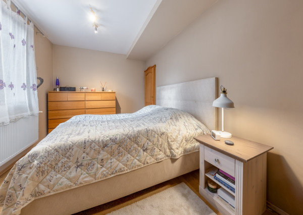 ARETÉ REAL – PREDAJ BUDOVY NA ŠPORTOVÉ A REKREAČNÉ ÚČELY S TROMA CHATKAMI, MODRA, HARMÓNIA