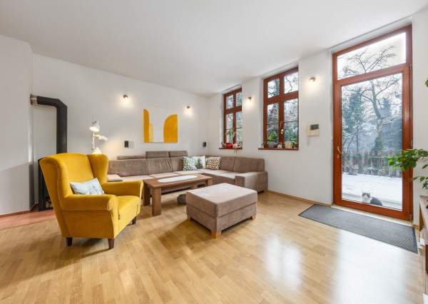 ARETÉ REAL – PREDAJ BUDOVY NA ŠPORTOVÉ A REKREAČNÉ ÚČELY S TROMA CHATKAMI, MODRA, HARMÓNIA