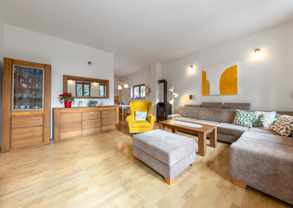 ARETÉ REAL – PREDAJ BUDOVY NA ŠPORTOVÉ A REKREAČNÉ ÚČELY S TROMA CHATKAMI, MODRA, HARMÓNIA