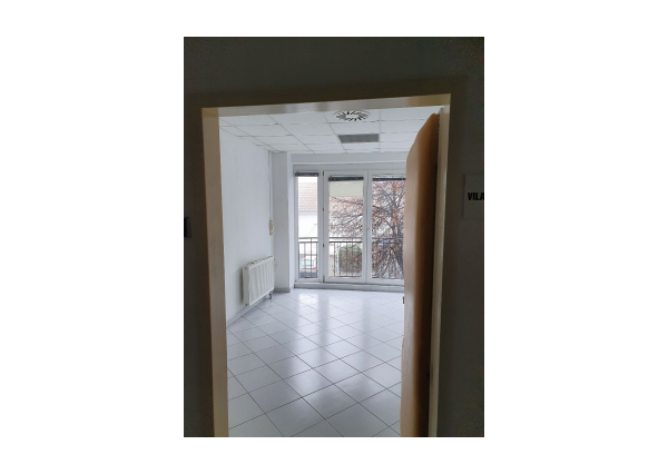 Areté real- Prenájom kancelárie s balkónom v centre Senca