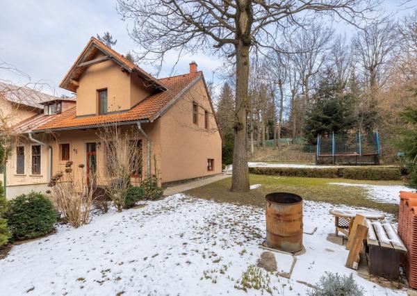 ARETÉ REAL – PREDAJ BUDOVY NA ŠPORTOVÉ A REKREAČNÉ ÚČELY S TROMA CHATKAMI, MODRA, HARMÓNIA