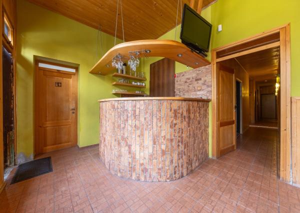 ARETÉ REAL – PREDAJ BUDOVY NA ŠPORTOVÉ A REKREAČNÉ ÚČELY S TROMA CHATKAMI, MODRA, HARMÓNIA