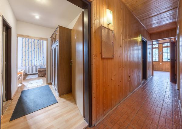 ARETÉ REAL – PREDAJ BUDOVY NA ŠPORTOVÉ A REKREAČNÉ ÚČELY S TROMA CHATKAMI, MODRA, HARMÓNIA