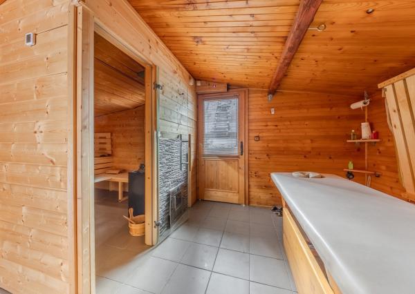 ARETÉ REAL – PREDAJ BUDOVY NA ŠPORTOVÉ A REKREAČNÉ ÚČELY S TROMA CHATKAMI, MODRA, HARMÓNIA