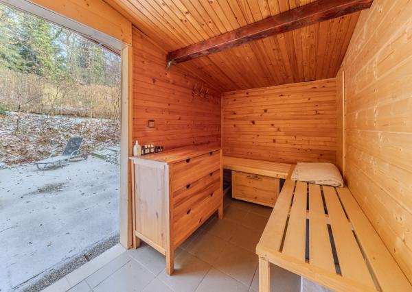 ARETÉ REAL – PREDAJ BUDOVY NA ŠPORTOVÉ A REKREAČNÉ ÚČELY S TROMA CHATKAMI, MODRA, HARMÓNIA