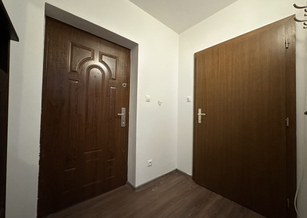 ARETÉ REAL – PREDAJ 4-IZBOVÉHO MEZONETOVÉHO BYTU S PARKOVANÍM, ZÁHRADKOU V CENTRE MESTA, PEZINOK, HOLUBYHO