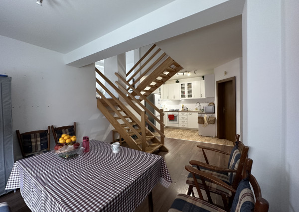 ARETÉ REAL – PREDAJ 4-IZBOVÉHO MEZONETOVÉHO BYTU S PARKOVANÍM, ZÁHRADKOU V CENTRE MESTA, PEZINOK, HOLUBYHO