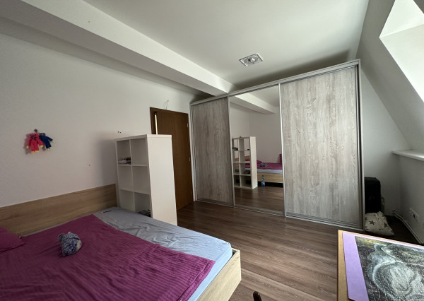 ARETÉ REAL – PREDAJ 4-IZBOVÉHO MEZONETOVÉHO BYTU S PARKOVANÍM, ZÁHRADKOU V CENTRE MESTA, PEZINOK, HOLUBYHO