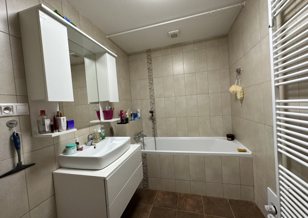 ARETÉ REAL – PREDAJ 4-IZBOVÉHO MEZONETOVÉHO BYTU S PARKOVANÍM, ZÁHRADKOU V CENTRE MESTA, PEZINOK, HOLUBYHO