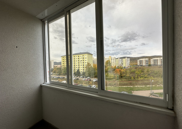 ARETÉ REAL – PRENÁJOM ZARIADENÉHO 3-IZBOVÉHO BYTU S PARKOVANÍM, ENERGIAMI AJ INTERNETOM, PEZINOK, LACA NOVOMESKÉHO