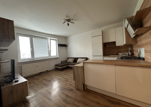 ARETÉ REAL – PRENÁJOM ZARIADENÉHO 3-IZBOVÉHO BYTU S PARKOVANÍM, ENERGIAMI AJ INTERNETOM, PEZINOK, LACA NOVOMESKÉHO