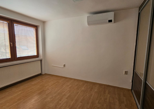 ARETÉ REAL- Predaj 4 izbového rodinného domu vo Svätom Jure, Bratislavská ulica. Kúpou voľný.