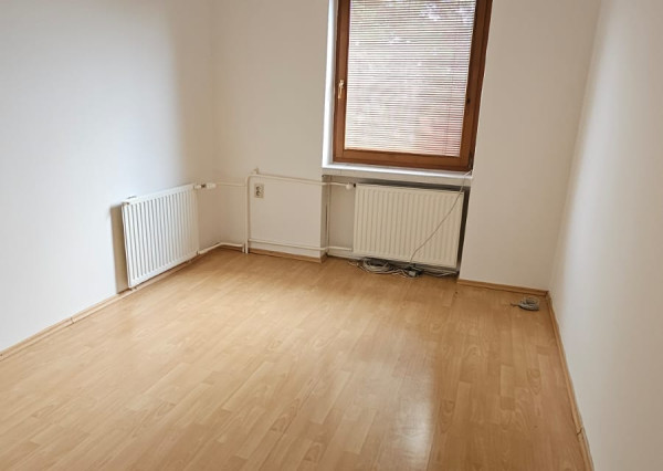 ARETÉ REAL- Predaj 4 izbového rodinného domu vo Svätom Jure, Bratislavská ulica. Kúpou voľný.