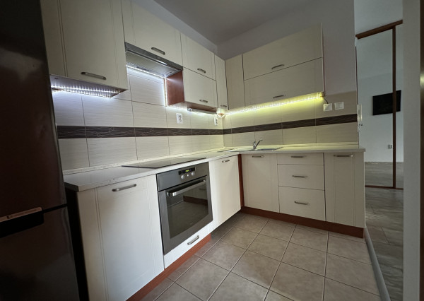 ARETÉ REAL – PREDAJ 2-IZBOVÉHO BYTU S PARKOVANÍM V GARÁŽI, PEZINOK, SILVÁNOVÁ