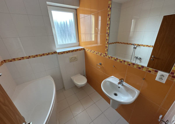 ARETÉ REAL – PREDAJ 2-IZBOVÉHO BYTU S PARKOVANÍM V GARÁŽI, PEZINOK, SILVÁNOVÁ