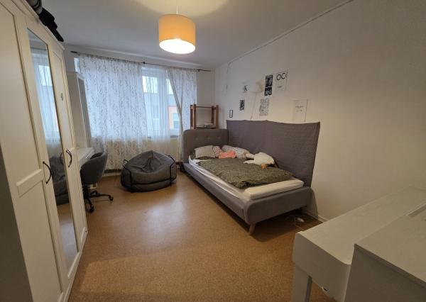 Areté real - Predaj slnečného tehlového 3-izbového bytu s 2 loggiami a s nádherným výhľadom, Trnavská ul., Pezinok