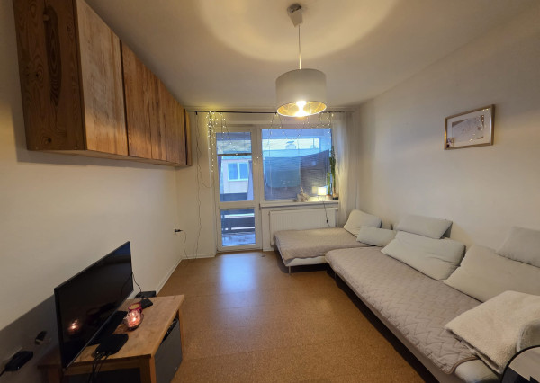 Areté real - Predaj slnečného tehlového 3-izbového bytu s 2 loggiami a s nádherným výhľadom, Trnavská ul., Pezinok