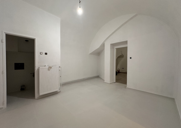 ARETÉ REAL - PRENÁJOM 145 m2 KOMERČNÉHO PRIESTORU V PRIAMOM CENTRE, PEZINOK, KOLLÁROVA