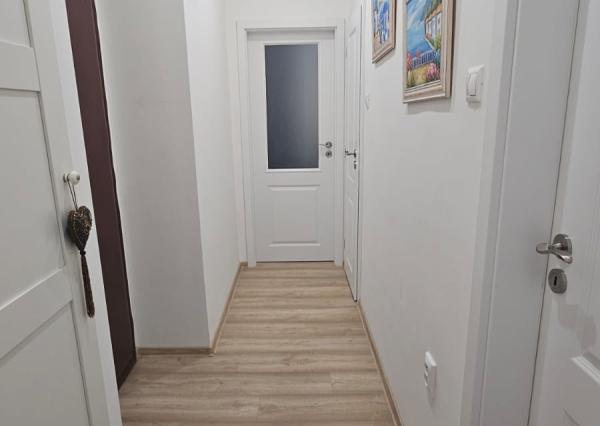 ARETÉ REAL – PRIPRAVUJEME PRENÁJOM  ZARIADENÉHO 2-IZBOVÉHO BYTU S PARKOVANÍM V CENTRE, PEZINOK, ZÁHRADNÁ