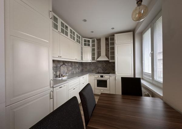 ARETÉ REAL – PRIPRAVUJEME PRENÁJOM  ZARIADENÉHO 2-IZBOVÉHO BYTU S PARKOVANÍM V CENTRE, PEZINOK, ZÁHRADNÁ