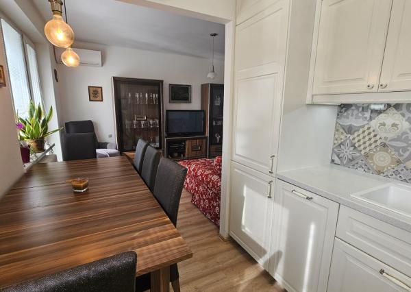 ARETÉ REAL – PRIPRAVUJEME PRENÁJOM  ZARIADENÉHO 2-IZBOVÉHO BYTU S PARKOVANÍM V CENTRE, PEZINOK, ZÁHRADNÁ