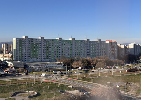 ARETÉ REAL – PREDAJ 3-IZBOVÉHO BYTU S PRIESTRANNOU LODŽIOU NA KRÁSNOHORSKEJ