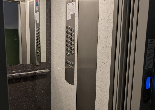 ARETÉ REAL-Predaj 3 izbového slnečného bytu v Modre, centrum na skok, krásny výhľad na panorámu mesta